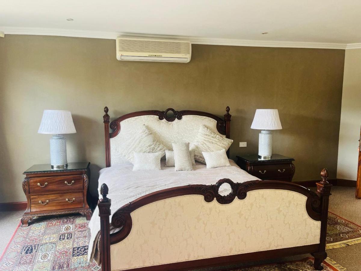 Luxury Queen Room,1469160998:JPEG